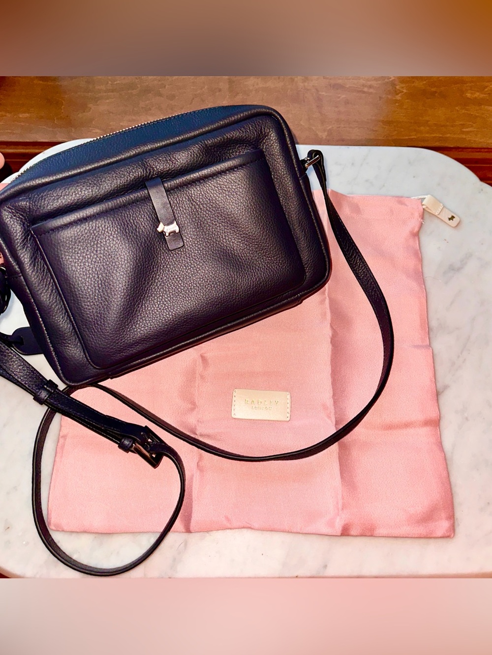 RADLEY LONDON Grained Leather Camera Crossbody in Navy